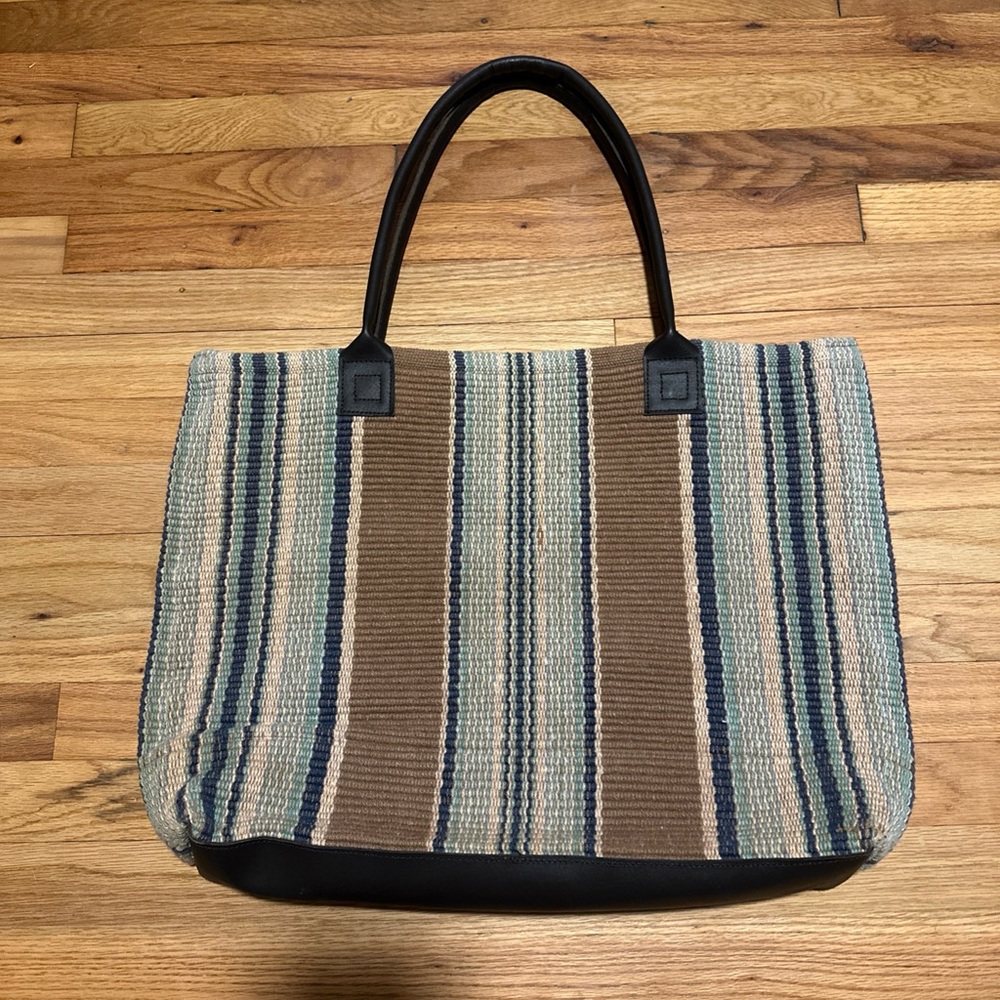 Dash & Albert Rug Company
Handwoven Bohemian Leather
Strap Jumbo Tote Bag Purse - Picture 2 of 9